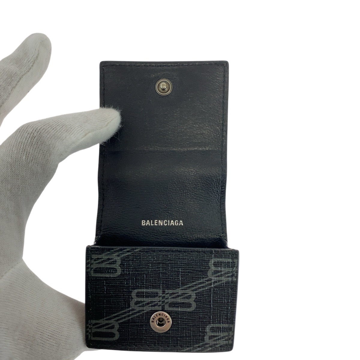 美品 BBモノグラム ブラック 黒 シルバー金具 PVC 702589 1061 エアポッズケース AirPodsケース 男女兼用 メンズ 502721 美品 BBモノグラム ブラック 黒 シルバー金具 PVC 702589 1061 エアポッズケース AirPodsケース 男女兼用 メンズ 502721