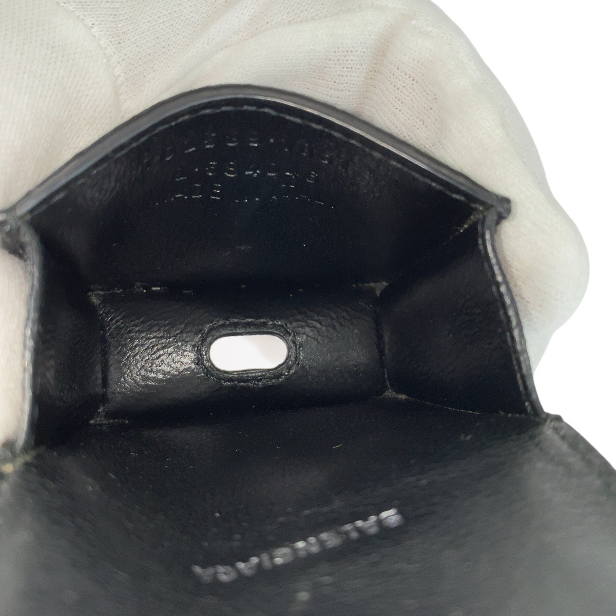 美品 BBモノグラム ブラック 黒 シルバー金具 PVC 702589 1061 エアポッズケース AirPodsケース 男女兼用 メンズ 502721