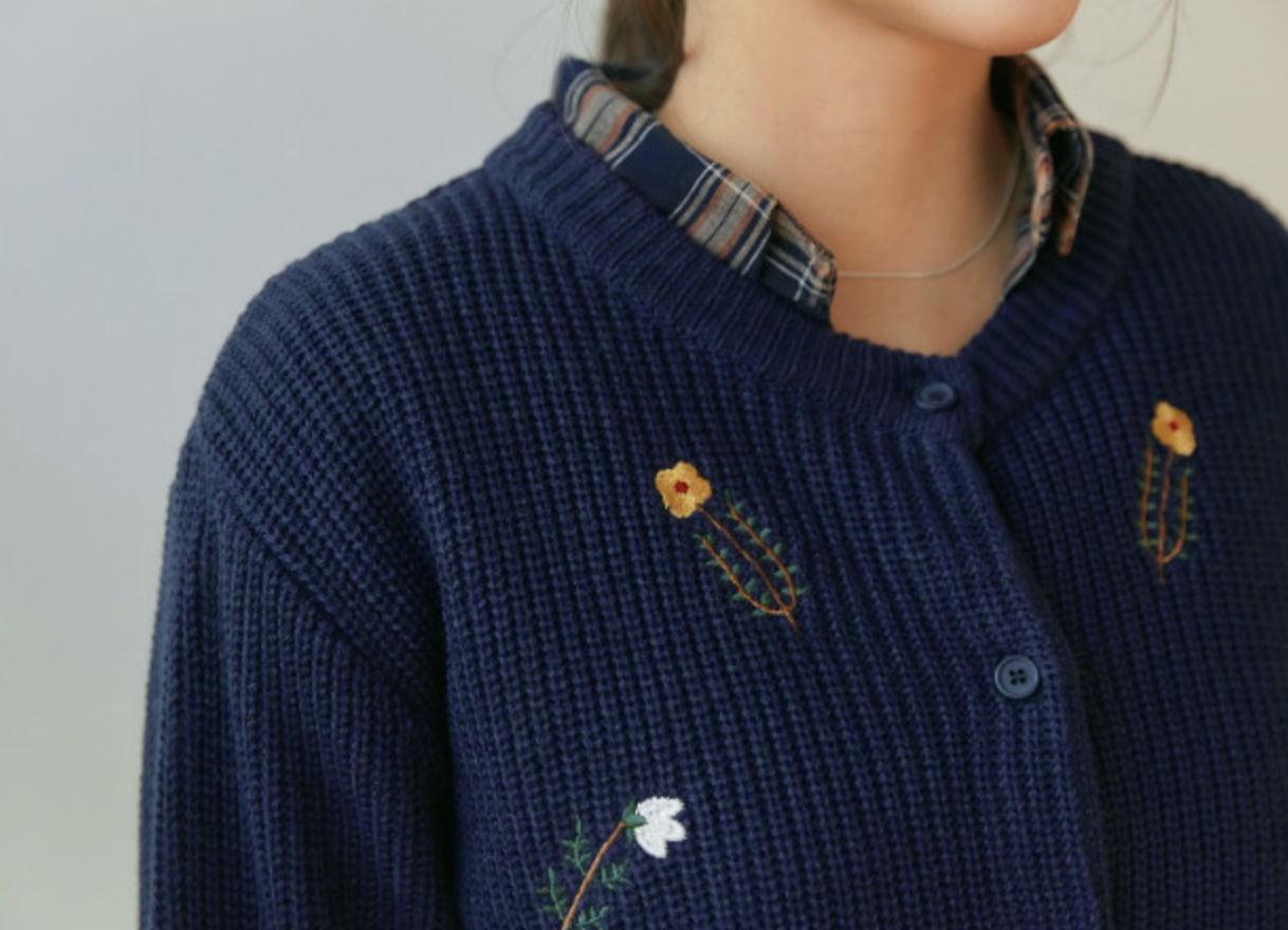 トップス カーディガン ニット ニットカーディガン 袖あり 長袖 ラウンドネック 刺繍 リブ リブニット かわいい 大人可愛い カジュアル 大人 おしゃれ お洒落