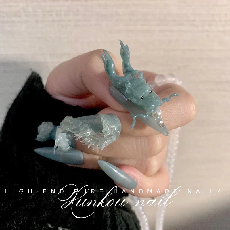 1つ買うと10個無料純粋な業で甲国風重工の蛇口を着て立体的な手描きネイルアート白黒双龍を彫る1291 1つ買うと10個無料純粋な業で甲国風重工の蛇口を着て立体的な手描きネイルアート白黒双龍を彫る1291