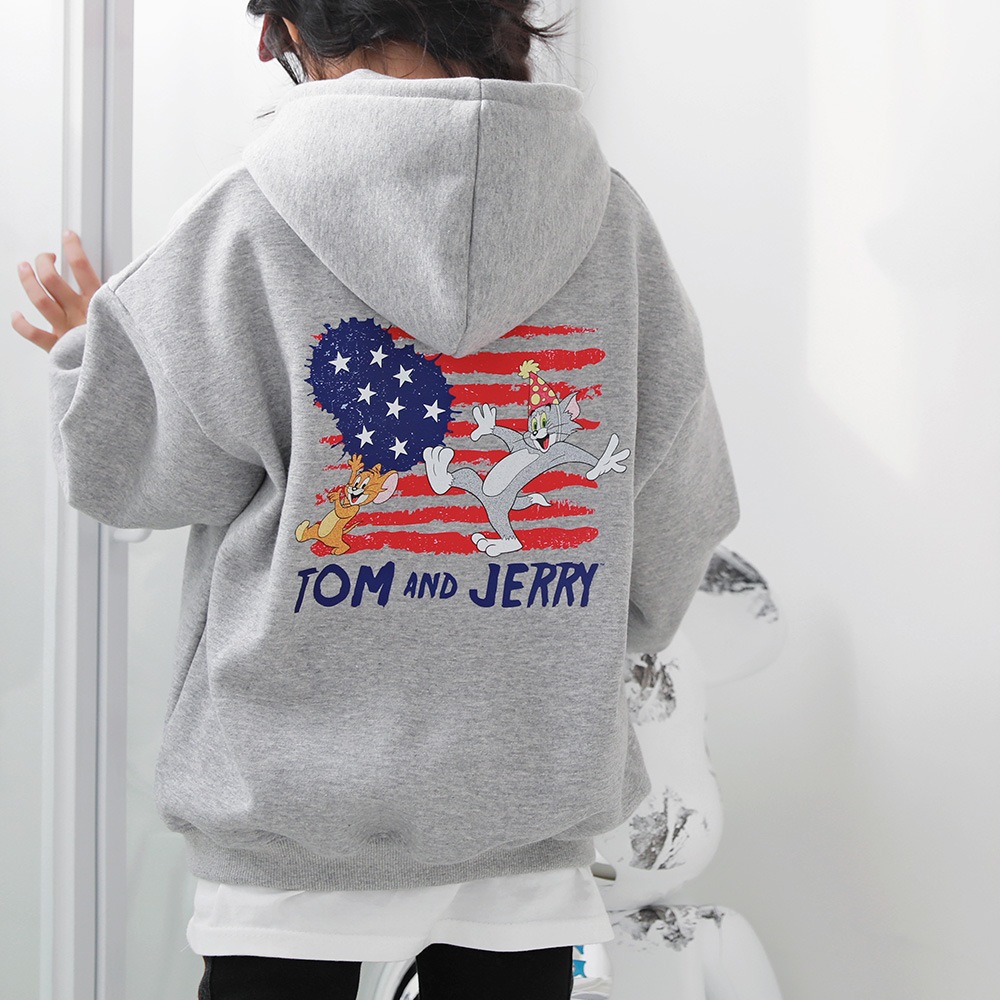 子供たちの好きなトムとジェリーのキャラクターマンツーマンTシャツ 子供たちの好きなトムとジェリーのキャラクターマンツーマンTシャツ