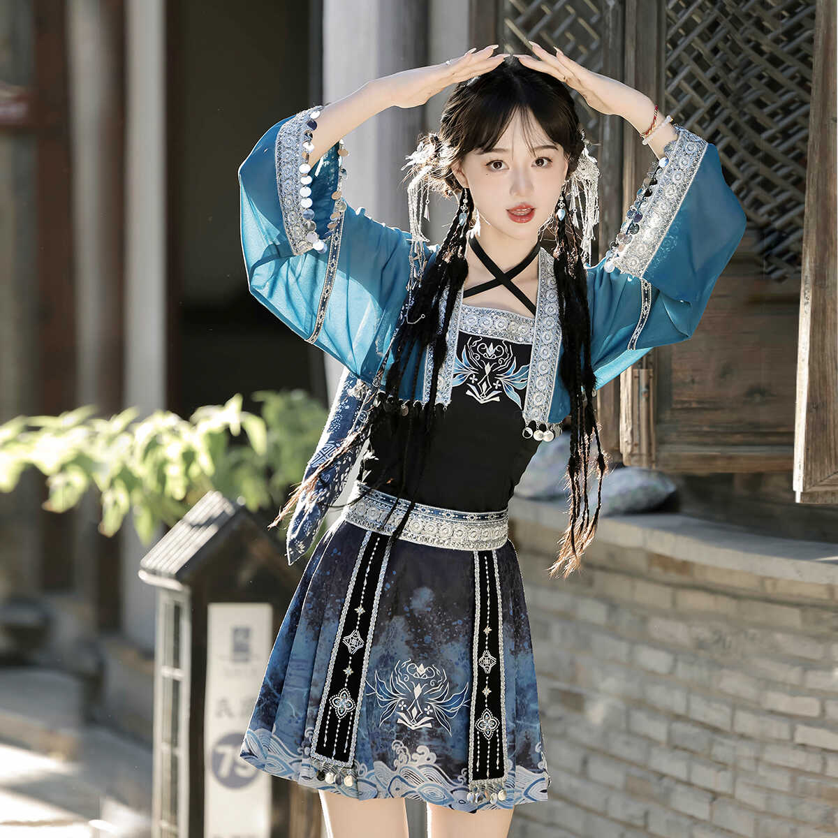 【フルセット】銀鈴新韓国韓苗疆少女上着半スカート民族異域 【フルセット】銀鈴新韓国韓苗疆少女上着半スカート民族異域