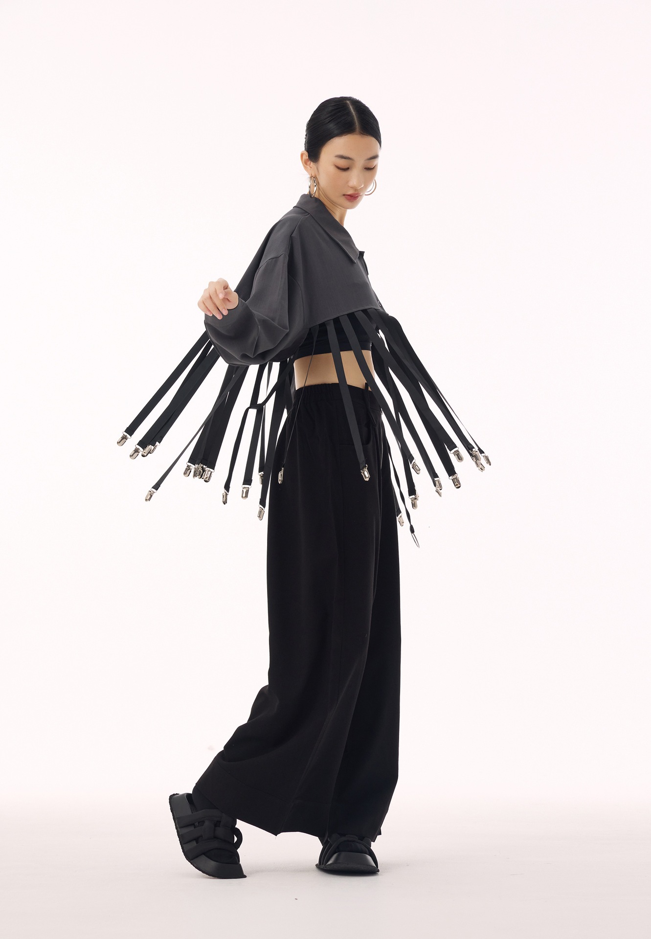 【J.Fashion】 フリンジ シャツ メタルボタン飾り おしゃれ レディース ブラウス 関連商品購入可能 メガ割