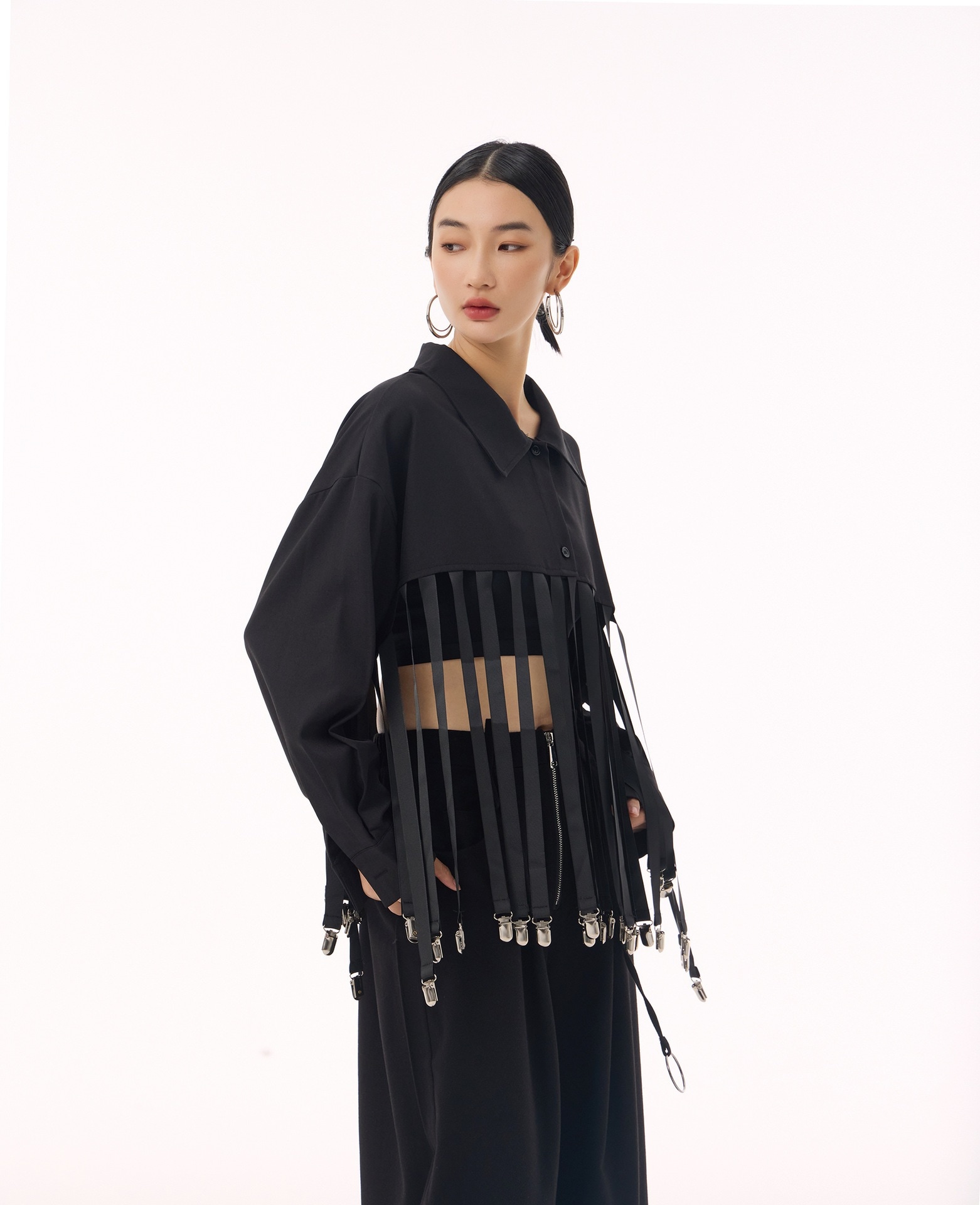 【J.Fashion】 フリンジ シャツ メタルボタン飾り おしゃれ レディース ブラウス 関連商品購入可能 メガ割