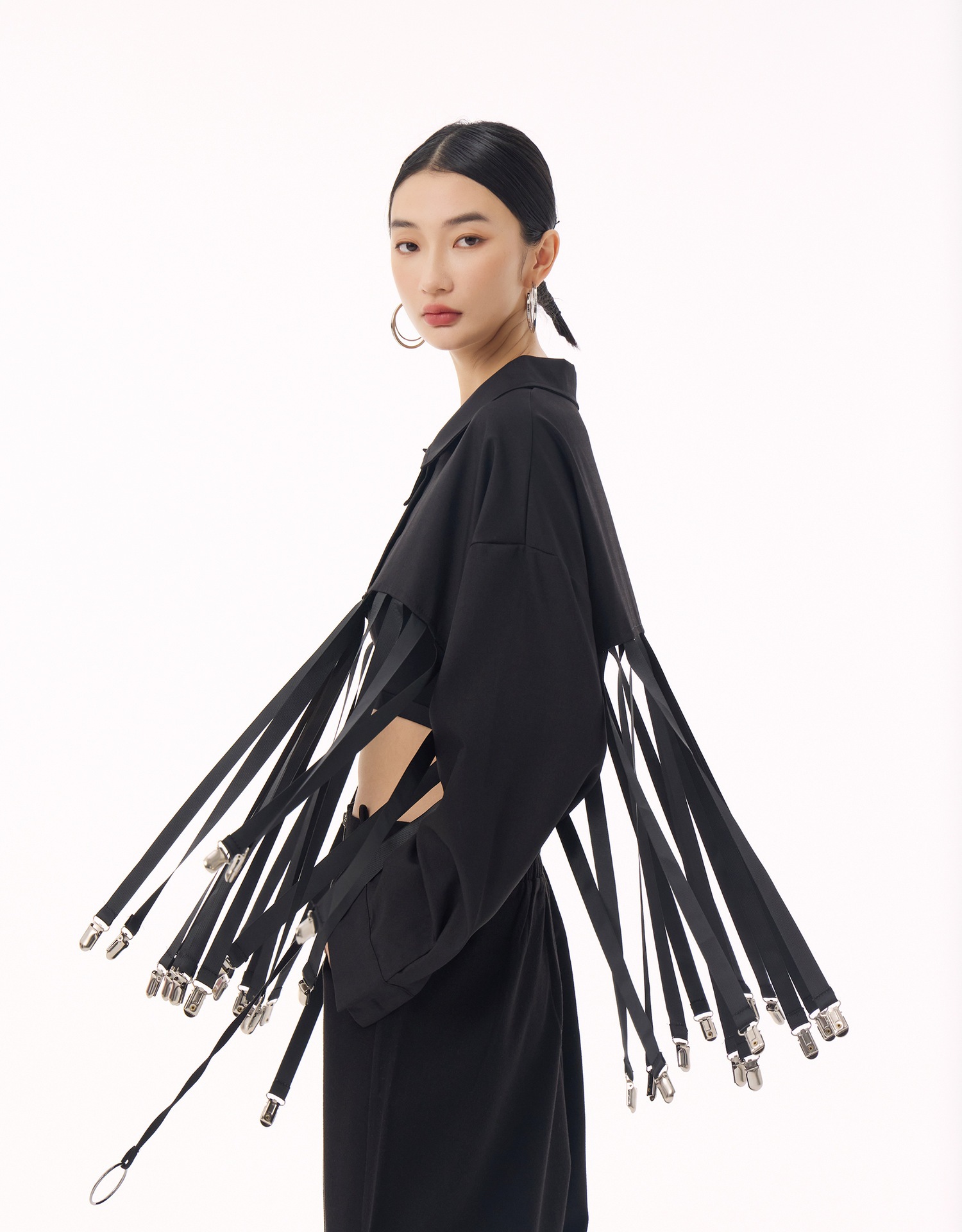 【J.Fashion】 フリンジ シャツ メタルボタン飾り おしゃれ レディース ブラウス 関連商品購入可能 メガ割