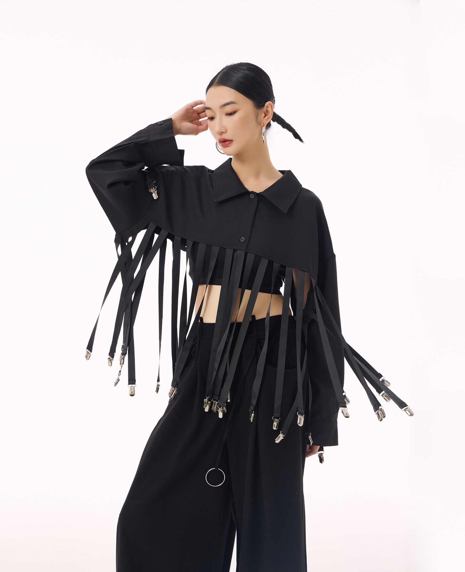 【J.Fashion】 フリンジ シャツ メタルボタン飾り おしゃれ レディース ブラウス 関連商品購入可能 メガ割