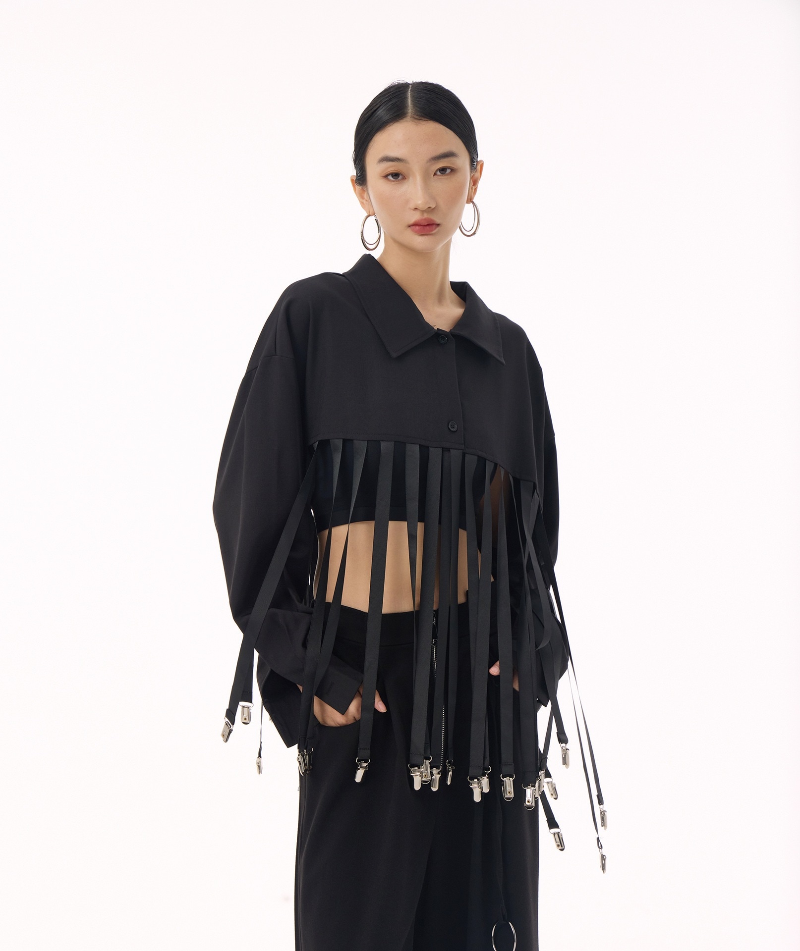 【J.Fashion】 フリンジ シャツ メタルボタン飾り おしゃれ レディース ブラウス 関連商品購入可能 メガ割