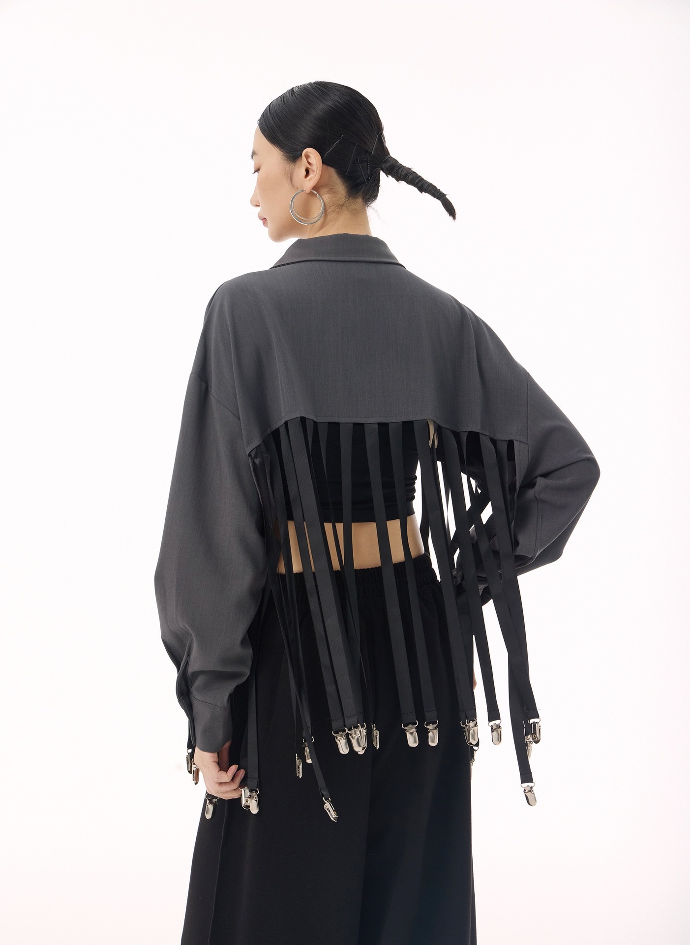 【J.Fashion】 フリンジ シャツ メタルボタン飾り おしゃれ レディース ブラウス 関連商品購入可能 メガ割