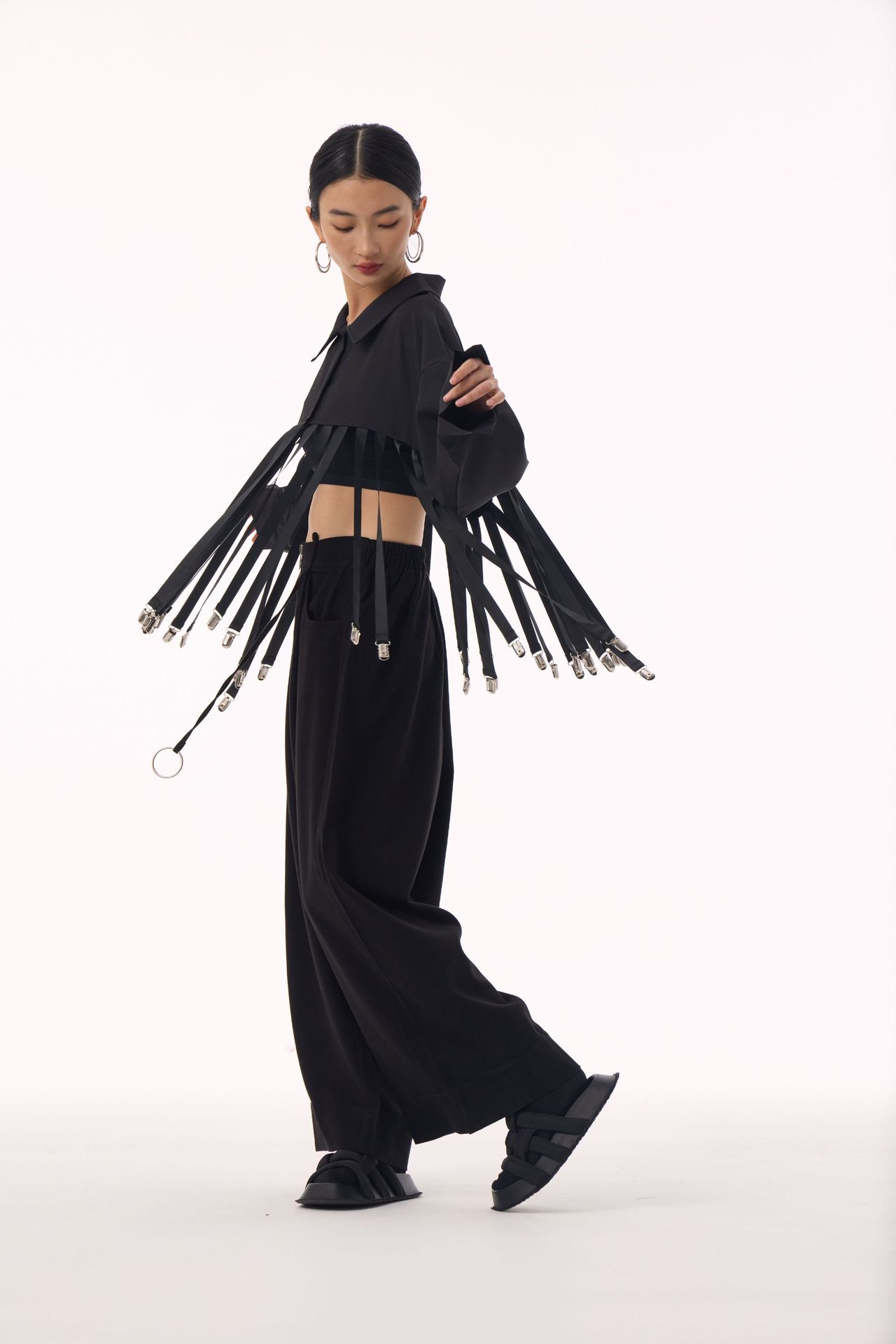 【J.Fashion】 フリンジ シャツ メタルボタン飾り おしゃれ レディース ブラウス 関連商品購入可能 メガ割