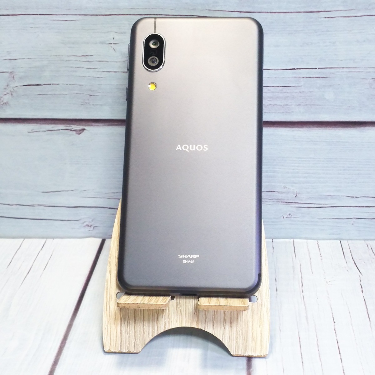 shv45 au SIMロック解除済み　ホワイト aquos sense3 送料無料】au AQUOS sense3 SHV45 ブラック 本体 白ロム SIM