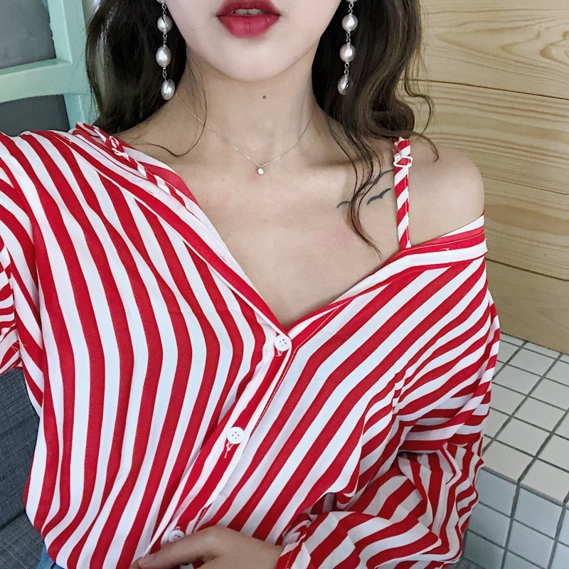 2276.オフショルダーストライプスキッパーシャツ(レッド) 2019 春夏 新作 大人 かわいい カジュアル OL 20代 30代 デート服 女子会 2276.オフショルダーストライプスキッパーシャツ(レッド) 2019 春夏 新作 大人 かわいい カジュアル OL 20代 30代 デート服 女子会