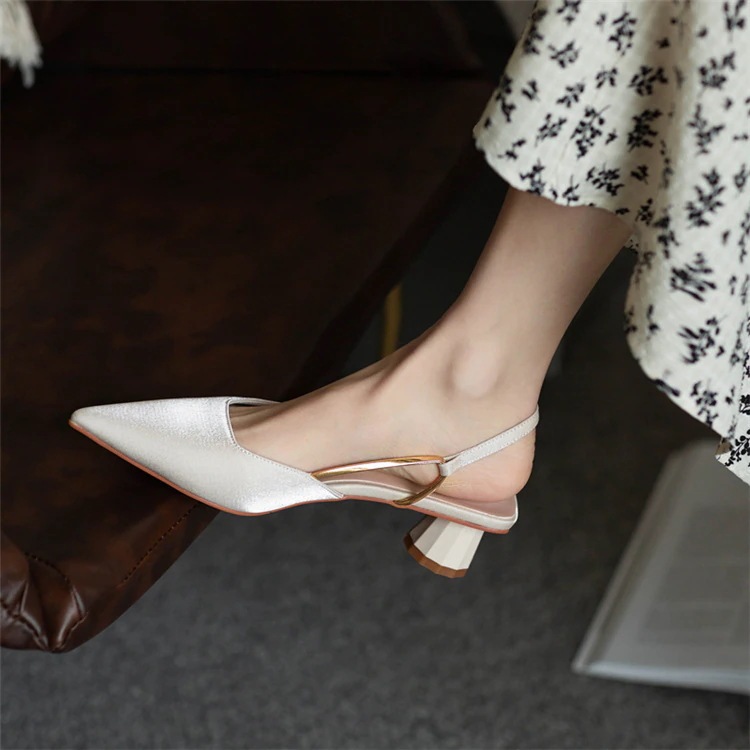 フェミニンなシルエット通勤する 2021 春 夏 フレンチスタイル エレガント 百掛け ローヒール 包頭 サンダル 太いヒール シングルシューズ 女性らしい 気質 オシャレ 歩きやすい フェミニンなシルエット通勤する 2021 春 夏 フレンチスタイル エレガント 百掛け ローヒール 包頭 サンダル 太いヒール シングルシューズ 女性らしい 気質 オシャレ 歩きやすい