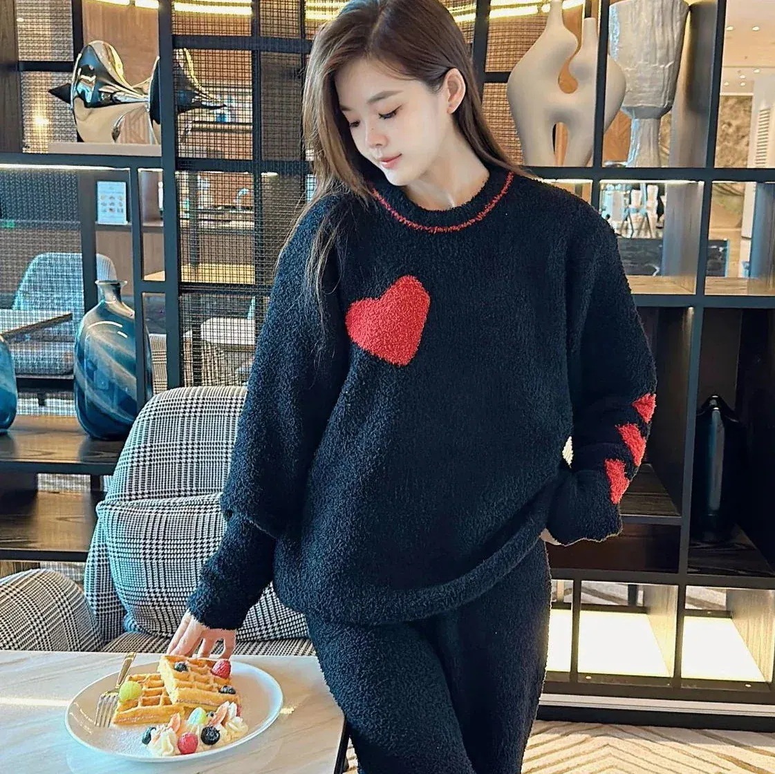 【新品入荷】フリース 女子会 ホームウェア 部屋着 寝巻き モコモコ もこもこ ウェア お洒落 おしゃれ パジャマ ナイトウェア レディース オルチャン レッド韓国 赤 ブラック 黒 ハートフリースパ