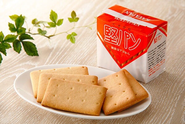 堅パン 硬い お菓子 くろがね堅パン5枚入り ３０個セット