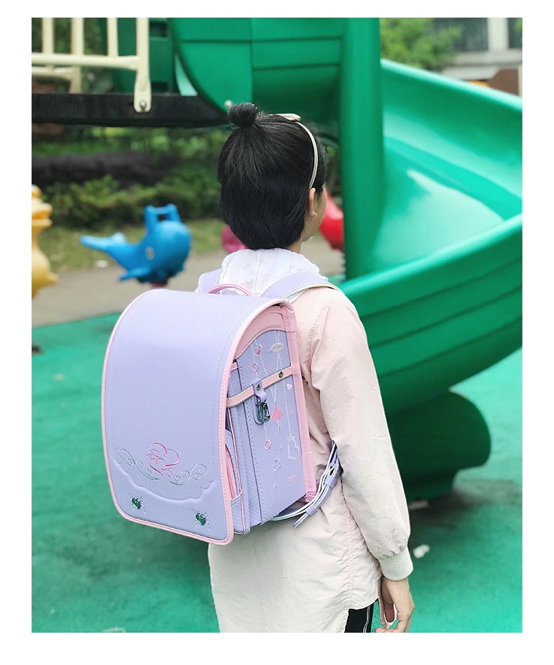 ランドセル 型落ち 大容量 軽量 通学バッグ リュック おしゃれ 多機能 男の子 女の子 かわいいデ