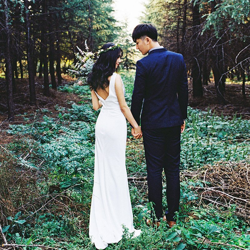 ウエディングドレス ノースリーブ 白 二次会 結婚式ドレス パーティードレス 安い エンパイア 花嫁 フォトウエディング ビーチフォト 前撮り 後撮り 披露宴 激安