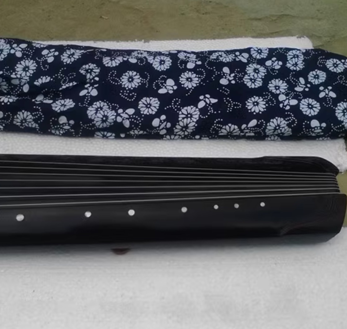 小さい 古琴 膝の古琴 正和の公式 中国の弦楽器 小さい 古琴 膝の古琴 正和の公式 中国の弦楽器