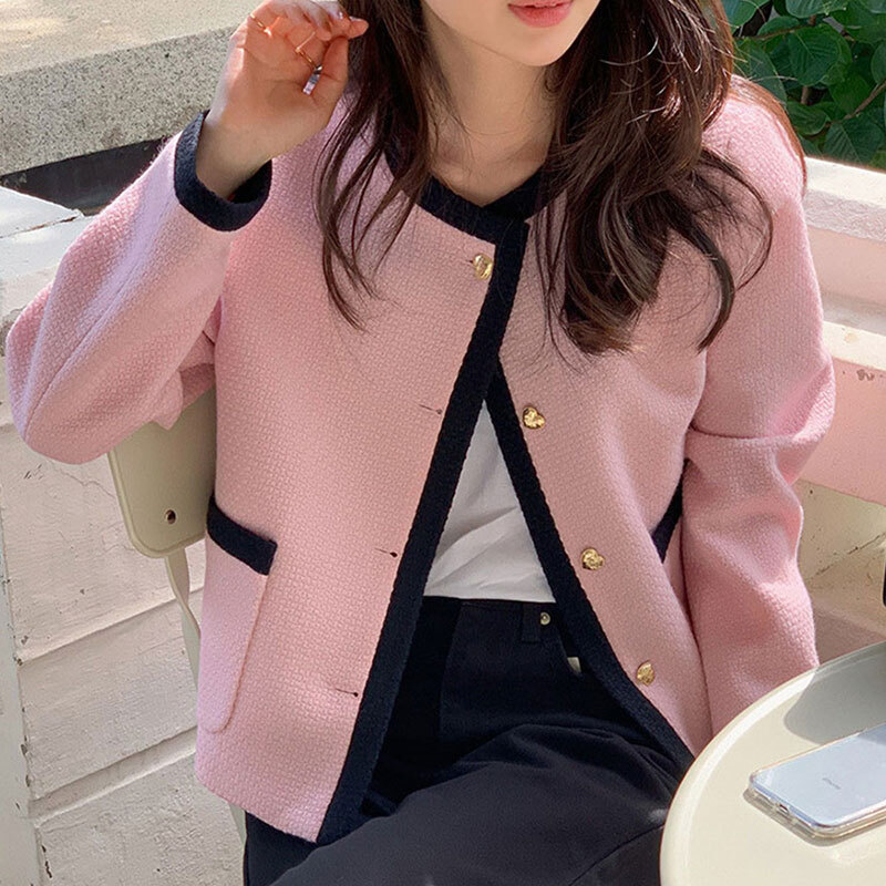 アウター ジャケット ノーカラージャケット ショート丈 長袖 前開き デザインボタン アシンメトリー ポケット かわいい 大人可愛い きれいめ シンプル 上品 きちんと おしゃれ かっこいい アウター ジャケット ノーカラージャケット ショート丈 長袖 前開き デザインボタン アシンメトリー ポケット かわいい 大人可愛い きれいめ シンプル 上品 きちんと おしゃれ かっこいい