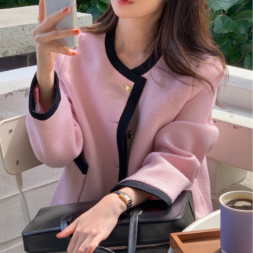 アウター ジャケット ノーカラージャケット ショート丈 長袖 前開き デザインボタン アシンメトリー ポケット かわいい 大人可愛い きれいめ シンプル 上品 きちんと おしゃれ かっこいい アウター ジャケット ノーカラージャケット ショート丈 長袖 前開き デザインボタン アシンメトリー ポケット かわいい 大人可愛い きれいめ シンプル 上品 きちんと おしゃれ かっこいい