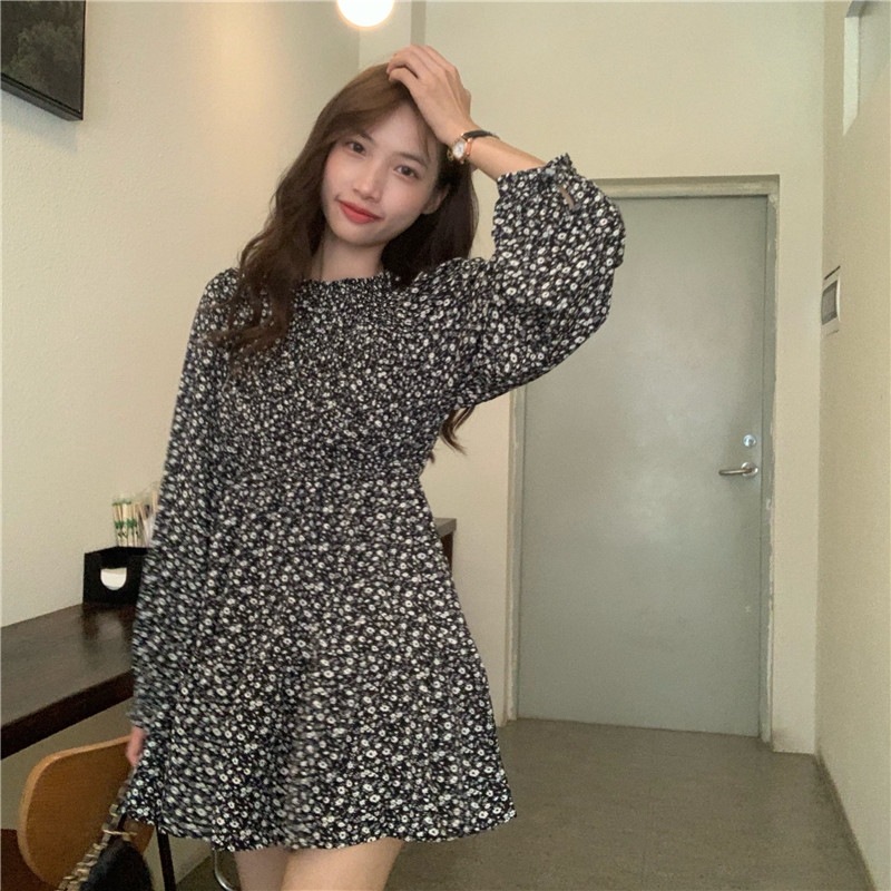 ワンピース ショート ショート丈 袖あり 長袖 ラウンドネック Aライン ハイウエスト レトロ 大人女子 こなれ感 柄 花柄 秋 個性的 ブラック ベージュ エレガント ガーリー フェミニン