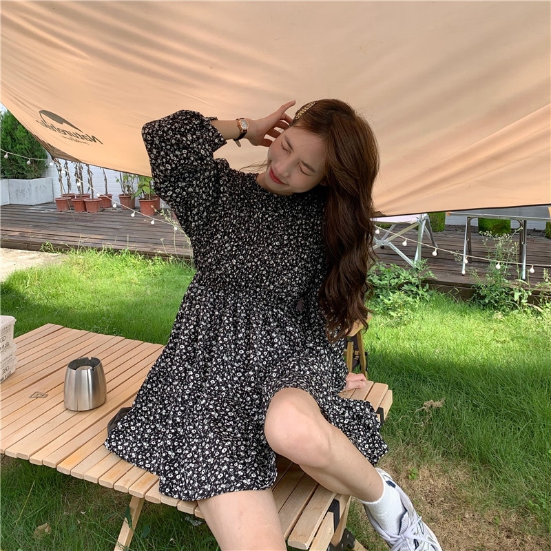 ワンピース ショート ショート丈 袖あり 長袖 ラウンドネック Aライン ハイウエスト レトロ 大人女子 こなれ感 柄 花柄 秋 個性的 ブラック ベージュ エレガント ガーリー フェミニン
