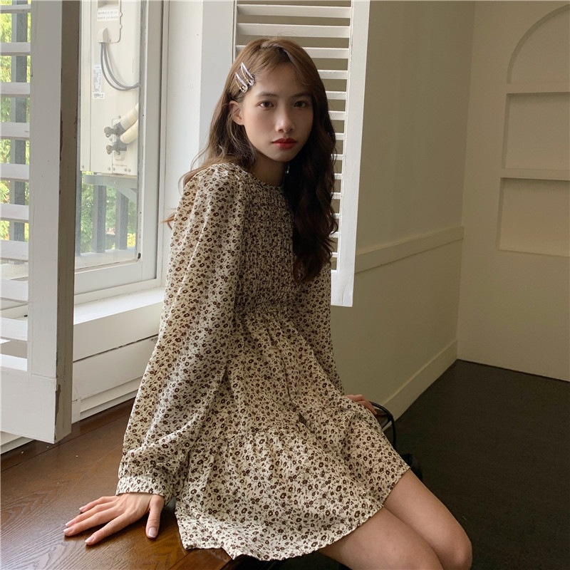 ワンピース ショート ショート丈 袖あり 長袖 ラウンドネック Aライン ハイウエスト レトロ 大人女子 こなれ感 柄 花柄 秋 個性的 ブラック ベージュ エレガント ガーリー フェミニン