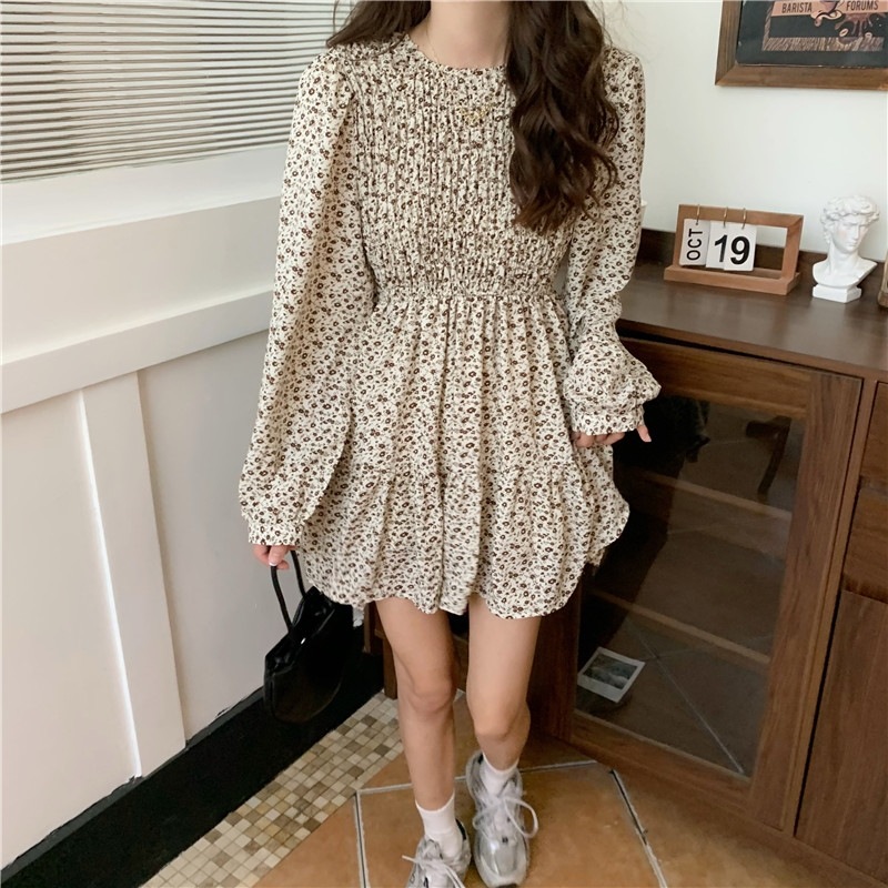 ワンピース ショート ショート丈 袖あり 長袖 ラウンドネック Aライン ハイウエスト レトロ 大人女子 こなれ感 柄 花柄 秋 個性的 ブラック ベージュ エレガント ガーリー フェミニン