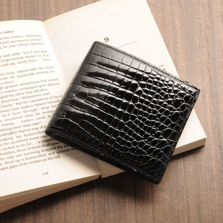 スモールクロコダイルレザー折り財布シャイニング一枚革 スモールクロコダイルレザー折り財布シャイニング一枚革