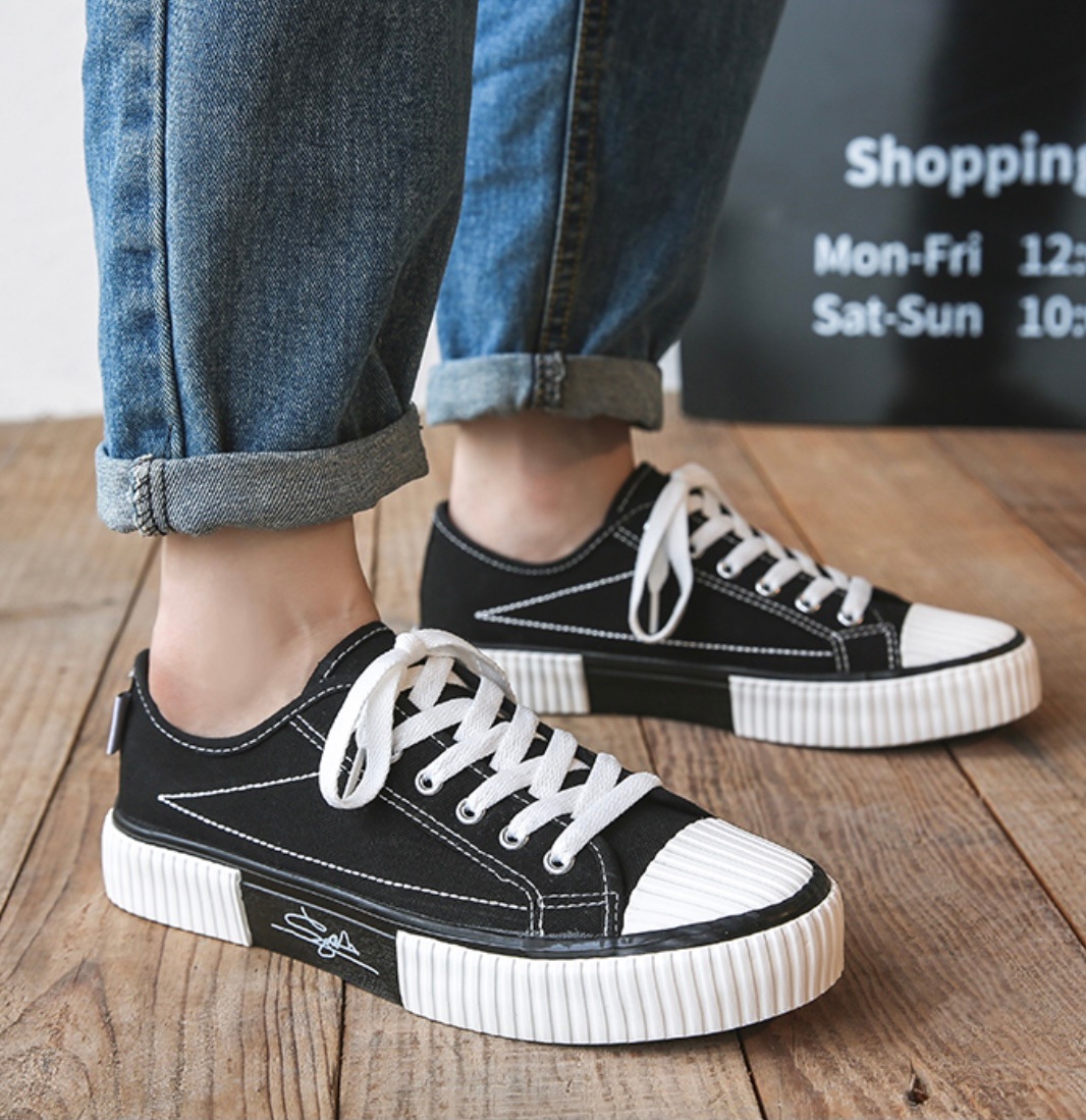 INSで人気急上昇韓流ファッションローカットカップル男女通用帆布スニーカー