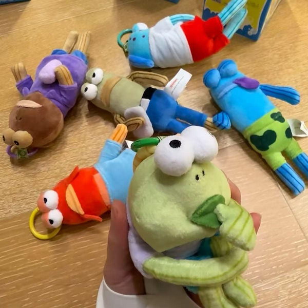 Qoo10] 人気キーホルダー スポンジボブ新型ビッチ