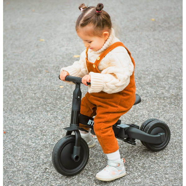 メガ割 母の日】三輪車 足けりバイク 一台4役 ベビーカー かじとり