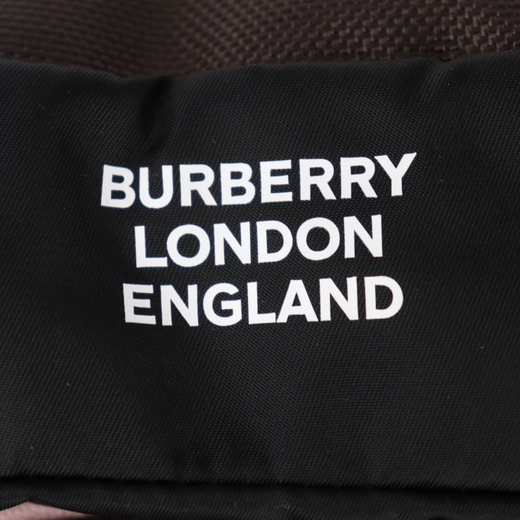 新古未使用展示品 BURBERRY バーバリー ボディバッグ 8017099 ML LEO NB0 110985 A1201 レオ ナイロン ブラウン シルバー金具 ショルダー【本物保証】 新古未使用展示品 BURBERRY バーバリー ボディバッグ 8017099 ML LEO NB0 110985 A1201 レオ ナイロン ブラウン シルバー金具 ショルダー【本物保証】