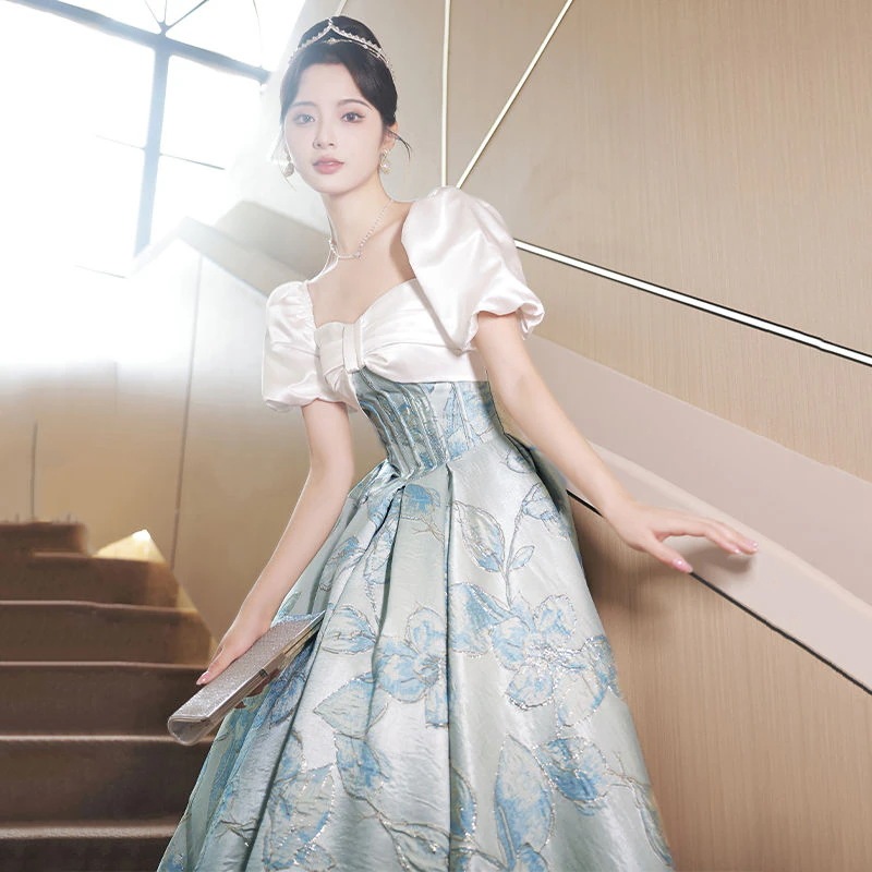 パーティードレス 2024春と夏の新しい青いイブニングドレスのスカートの女性の気質豪華なホストのドレス