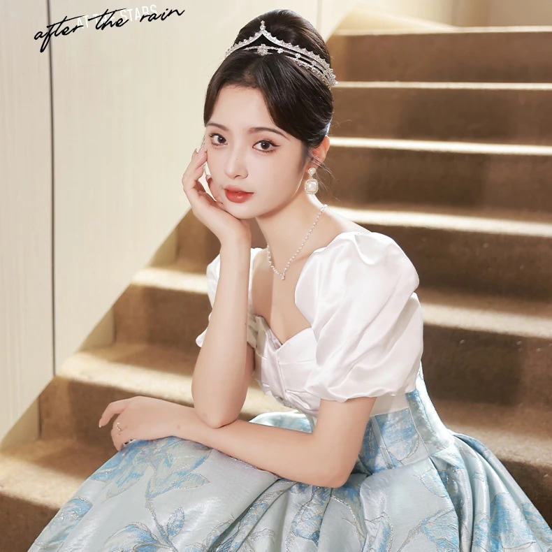 パーティードレス 2024春と夏の新しい青いイブニングドレスのスカートの女性の気質豪華なホストのドレス