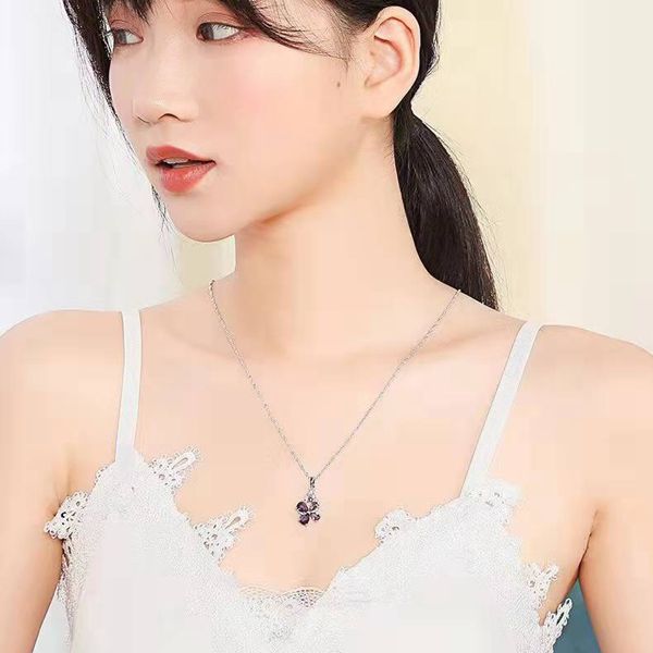 枝花 蝶 四つ葉のクローバー ネックレス レディース 水晶 プラチナ仕上げ 枝花 蝶 四つ葉のクローバー ネックレス レディース 水晶 プラチナ仕上げ