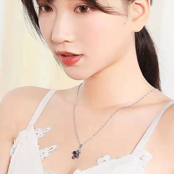 枝花 蝶 四つ葉のクローバー ネックレス レディース 水晶 プラチナ仕上げ 枝花 蝶 四つ葉のクローバー ネックレス レディース 水晶 プラチナ仕上げ