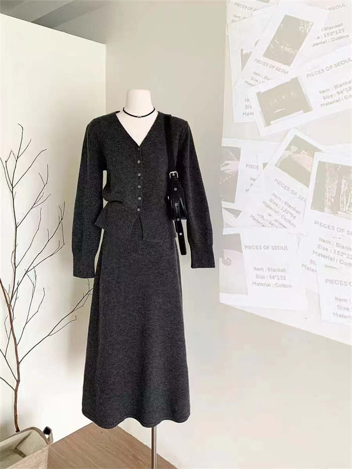 ニットセットアップ レディース 上下セット ニットスカート トップス ボトムス 秋 冬 スカートスーツ フォーマルスーツ Vネック セーター カットソー 長袖 フレアスカート ウエストゴム フォーマル ニットセットアップ レディース 上下セット ニットスカート トップス ボトムス 秋 冬 スカートスーツ フォーマルスーツ Vネック セーター カットソー 長袖 フレアスカート ウエストゴム フォーマル