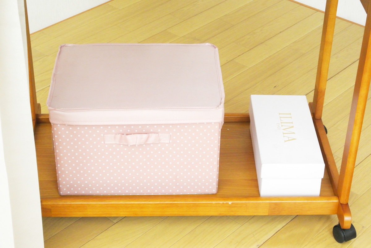 ハンガーラック カーテン付 幅92cm キャスター付 木製 ハンガー ラック 収納 家具 棚 天然木 コート掛け 目隠し 衣類 ポールハンガー 洋服収納 コートハンガー フック付 棚付 ハンガーラック カーテン付 幅92cm キャスター付 木製 ハンガー ラック 収納 家具 棚 天然木 コート掛け 目隠し 衣類 ポールハンガー 洋服収納 コートハンガー フック付 棚付