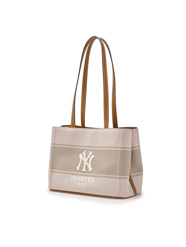 3ABQB015N 正規品保証 関税負担なし 韓国限定販売 [25S新商品] バーシティー レタリング キャンバス ショルダーバッグ ニューヨーク ヤンキース