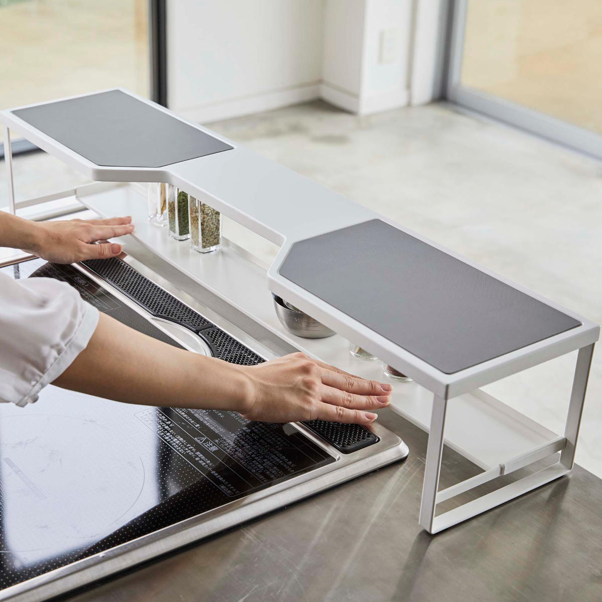 Plate コンロ奥ラック 排気口カバー付き 75cmコンロ用 プレート 山崎実業 コンロ ラック 隙間 コンロラック コンロ奥 カバー付き 75cm 収納 2段 排気口カバー コンロ周り Plate コンロ奥ラック 排気口カバー付き 75cmコンロ用 プレート 山崎実業 コンロ ラック 隙間 コンロラック コンロ奥 カバー付き 75cm 収納 2段 排気口カバー コンロ周り