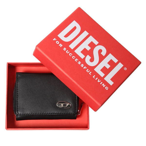 Qoo10] DIESEL 三つ折り財布 X08430 PR227