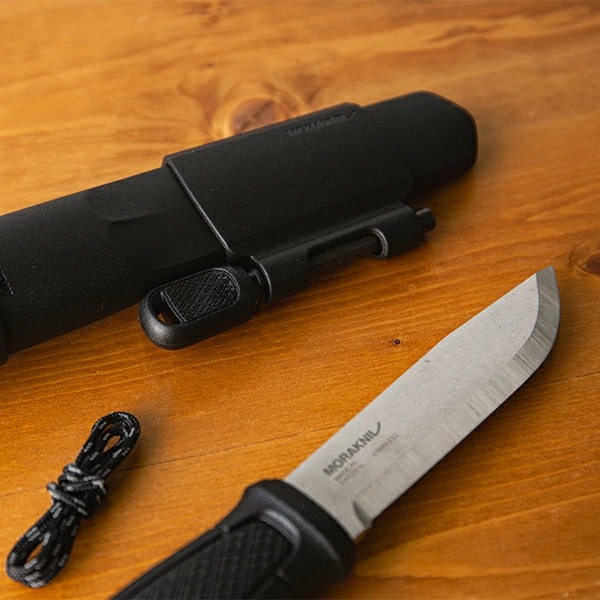 キャンプナイフ アウトドアナイフ ガーバーグ サバイバルキット付き 13914 ブラック Garberg w/SK Black フルタング