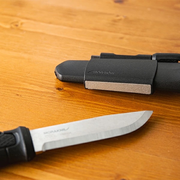 キャンプナイフ アウトドアナイフ ガーバーグ サバイバルキット付き 13914 ブラック Garberg w/SK Black フルタング