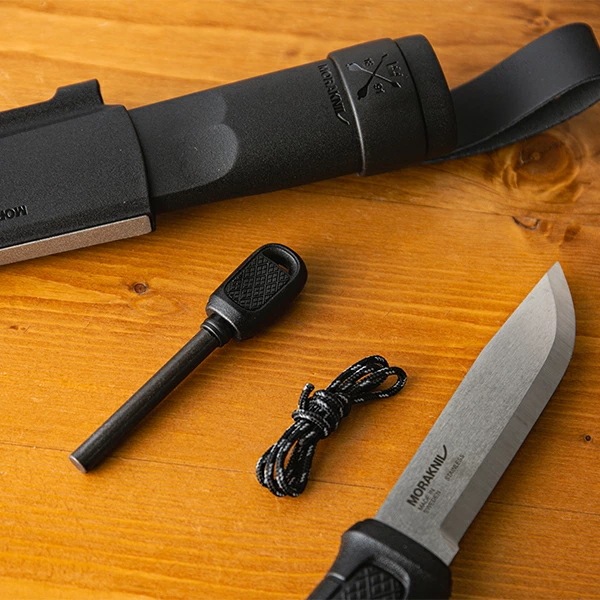 キャンプナイフ アウトドアナイフ ガーバーグ サバイバルキット付き 13914 ブラック Garberg w/SK Black フルタング