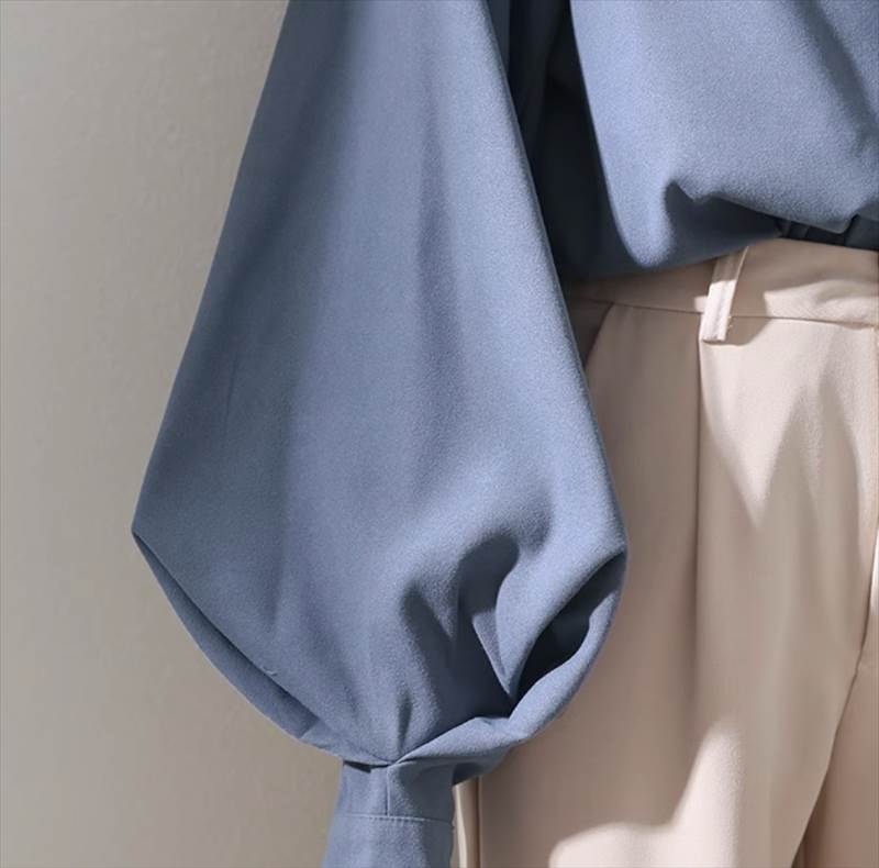 レディース トップス シャツ ミドル丈 長袖 ボリューム袖 スタンドカラー ストレート かわいい 大人可愛い きれいめ シンプル カジュアル 上品 おしゃれ かっこいい ガーリー クール 無地 春 秋