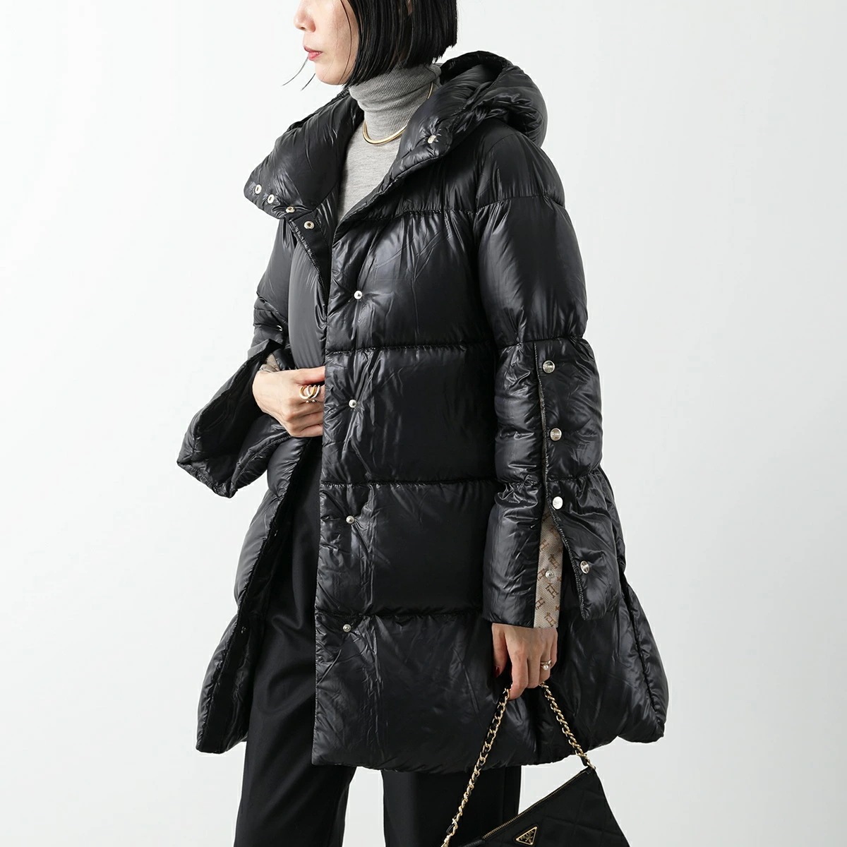 HERNO ヘルノ ダウンコート PI001782D 12017Z レディース ナイロン ハイネック フード付き 撥水加工 軽量 カラー3色 PI001782D HERNO ヘルノ ダウンコート PI001782D 12017Z レディース ナイロン ハイネック フード付き 撥水加工 軽量 カラー3色 PI001782D