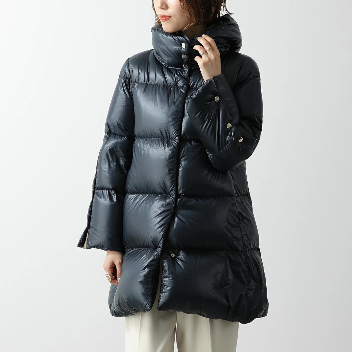 HERNO ヘルノ ダウンコート PI001782D 12017Z レディース ナイロン ハイネック フード付き 撥水加工 軽量 カラー3色 PI001782D HERNO ヘルノ ダウンコート PI001782D 12017Z レディース ナイロン ハイネック フード付き 撥水加工 軽量 カラー3色 PI001782D