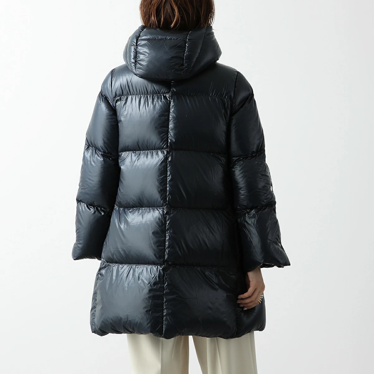 HERNO ヘルノ ダウンコート PI001782D 12017Z レディース ナイロン ハイネック フード付き 撥水加工 軽量 カラー3色 PI001782D HERNO ヘルノ ダウンコート PI001782D 12017Z レディース ナイロン ハイネック フード付き 撥水加工 軽量 カラー3色 PI001782D