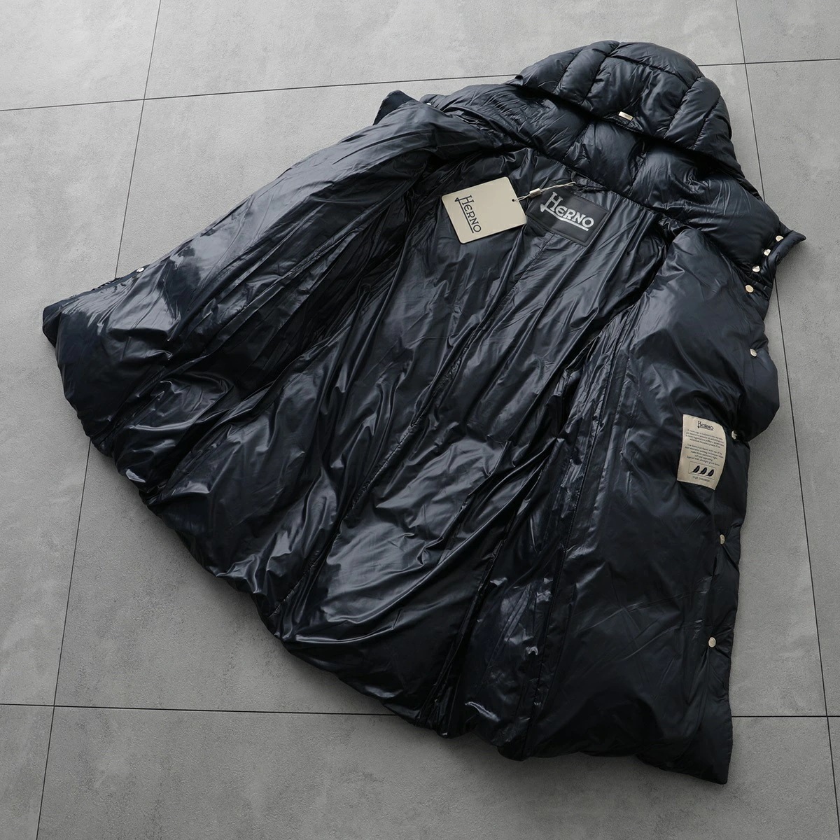HERNO ヘルノ ダウンコート PI001782D 12017Z レディース ナイロン ハイネック フード付き 撥水加工 軽量 カラー3色 PI001782D HERNO ヘルノ ダウンコート PI001782D 12017Z レディース ナイロン ハイネック フード付き 撥水加工 軽量 カラー3色 PI001782D