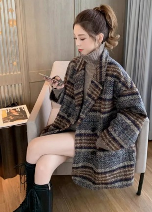 レディース アウター ウールコート ウール ミディアム 長袖 袖あり 襟付き 角襟 ポケット 前開き ボタン 厚手 かわいい 大人可愛い シンプル カジュアル おしゃれ レトロ ラフ チェック 秋 冬